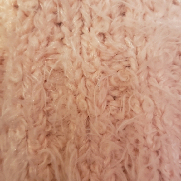 Bundle of 2 Mossimo cropped shimmery fuzzy sweaters with extra long sleeves - Picture 13 of 16